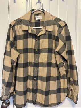 American Eagle Outfitters Beige and Grey Plaid Button-Down Shirt